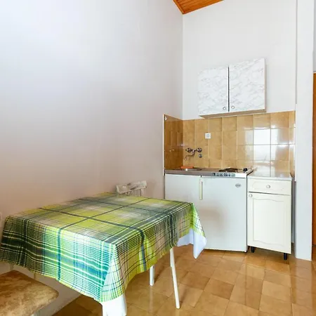 Studio Mandre 4101b Apartment