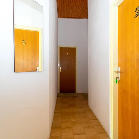 Studio Mandre 4101b *