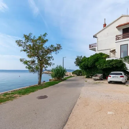 Mandre 4101b Apartman Kolan